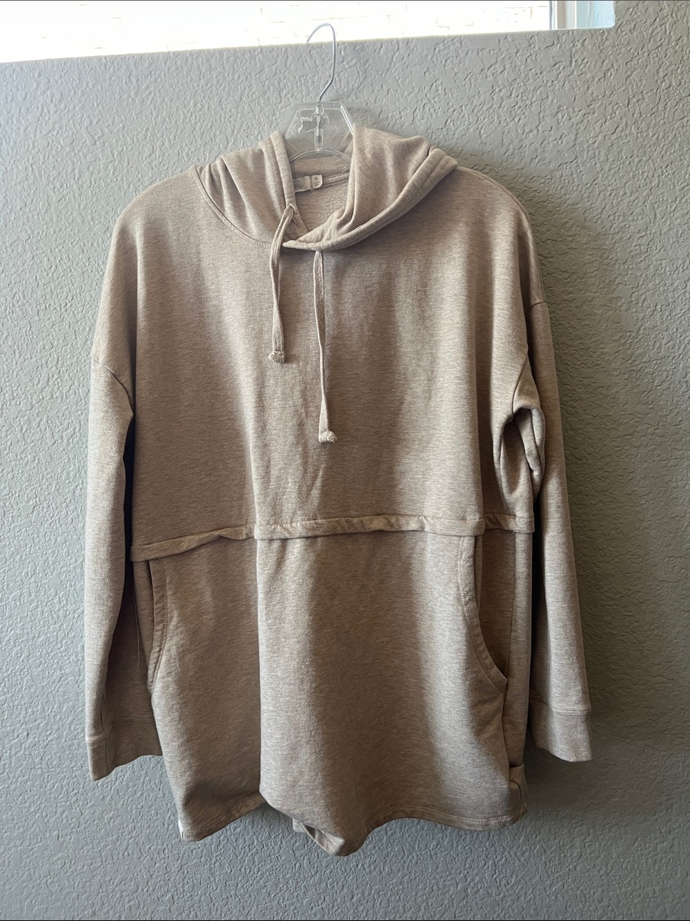 Barefoot Dreams Malibu Collection Hoodie Medium M Beige Tan Oversized Pullover